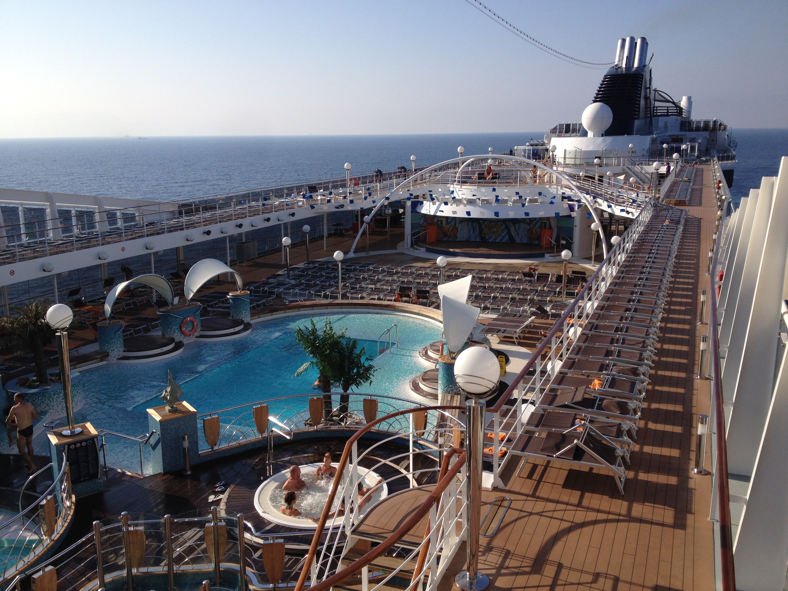  LES CROISIERES. VACANCES AU FIL DE L'EAU